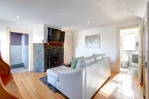 Luxury Oasis with Stunning Views - Image 2