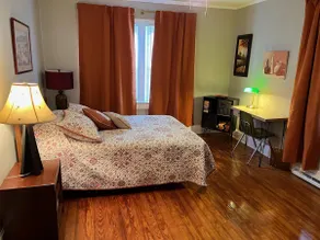 Retro River House - Image 2