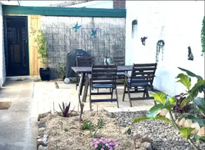 Private 2 Bedrm Cottage - walk to shops & club - Image 2