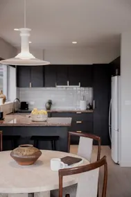 Battery Point retreat with river views - Image 2