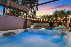 Pool & Spa | Game Room | Putting Green | BBQ - Image 3