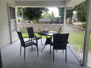 Maple Ridge W. Central /3 rooms 3 queen 1 sofa - Image 4