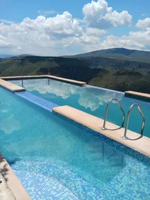 Panoramic villa with pool - Image 4