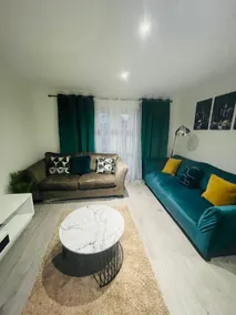 Barking Leisure and Contractor Stays - Image 2