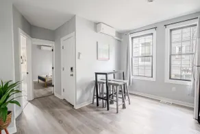 Modern 2 Bedroom Apt In The Heart Of Black Rock - Image 2