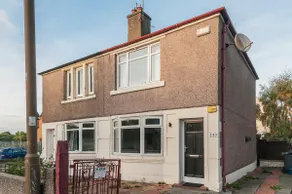 House with parking, near city centre, sleeps 5 - Image 2