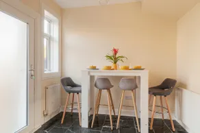 House with parking, near city centre, sleeps 5 - Image 5
