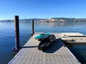 Bee Haus | Lakefront •Private Dock •Kayaks •Dogs - Image 4