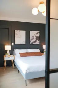 Newly Renovated 11 ppl Mins to WorldCup Cap Hill - Image 4