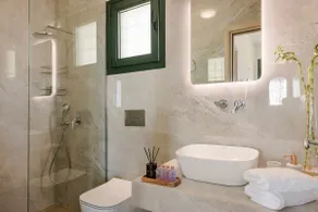 Ipoliti Luxury Living - Image 5