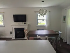 Tranquil Getaway Cottage in Charming, Bethel CT - Image 4