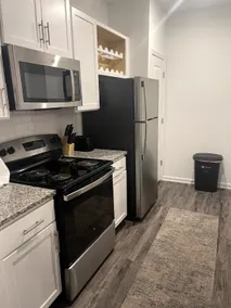 SuperHost Special! Lakeview 1BD/1BA Luxe Apt - Image 4
