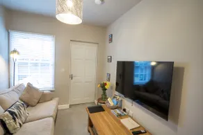 3 Bed Town House, Close to Shrewsbury Centre - Image 2