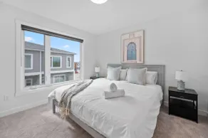 King Bed | Garage | 8 Guests | Close to Airport - Image 2