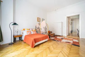 J Home•Chain Bridge Apartment•Danube View•Sleeps 6 - Image 3