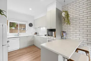 Cozy 2BR Unit Close to CBD - Image 2