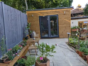 Spacious Cabin London Canary Wharf Free Parking - Image 4