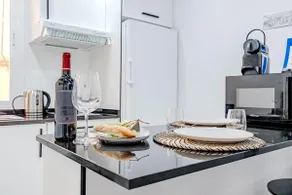 A prime location in elegant Salamanca - Image 2