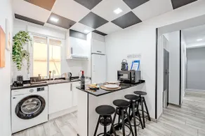 A prime location in elegant Salamanca - Image 3