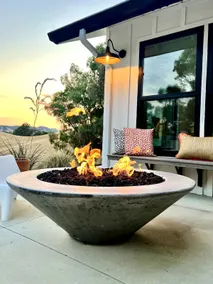 Sunset View Luxury Living on 5 Picturesque Acres - Image 2