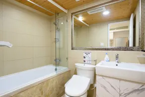 H&K Poolview Sky Loft Banqiao MRT by SuperHost - Image 4