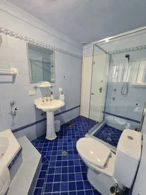 Waterfront Suite with Spa Bath - Image 5