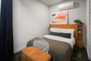 Stamford Grand Apartment + Cozy Den - Image 3