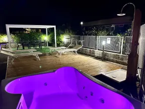 Neptune-3bedrooms-7beds-Parking-Relax Private - Image 2