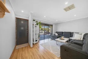 Charming, cosy, 4 bedroom home. - Image 5