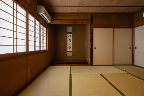 8 mins walk from Okayama Station East Exit! Private for 9 people! Spacious house. - Image 2