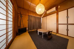 8 mins walk from Okayama Station East Exit! Private for 9 people! Spacious house. - Image 3