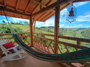 Beautiful cabin, traditional look and easy commute - Image 2