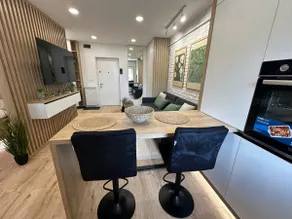 Designers Apartment - Chic Choice For The Stay - Image 4