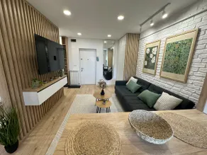 Designers Apartment - Chic Choice For The Stay - Image 3