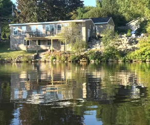 Enchanting Romantic Riverfront (SNHU/Saint Anselm) - Image 2