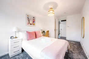 Nice 2-bed flat near earls court  - Image 5