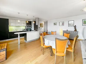Large flat in a premium residence - free parking - Image 4