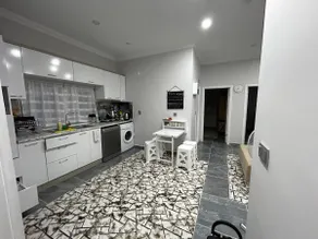 Tiny Home Detached House with Pool - Image 5