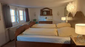 Guest house at the idyllic self-catering farm - Image 2