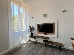 Bright studio with beautiful view - Image 4