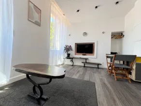 Bright studio with beautiful view - Image 2