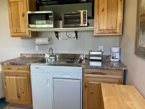 Studio with washer/dryer. - Image 3