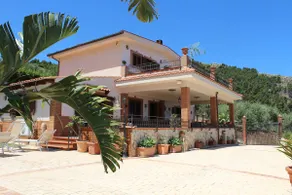 Villa Belvedere di Altavilla with Pool and Near The Sea - Image 4