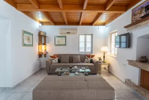 Central Two-Storey Home with Private Yard - Image 4