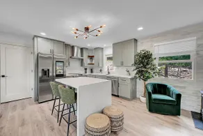 Modern Evergreen Mountain House - Image 2