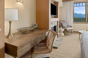 5th Flr Luxe Studio•River View•Desk•FPlace•Hottub - Image 4