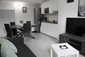 Elegant apartments in Isola district - Image 3