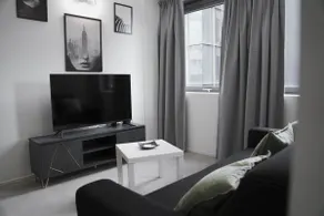 Elegant apartments in Isola district - Image 2