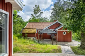 Lakeview spacious family home - Image 4
