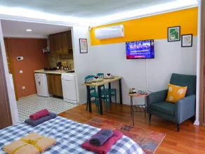 Stylishly Decorated Studio Apartment | Mango Suite (Air Conditioning) - Image 2